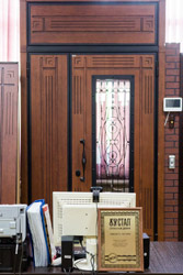 фото входной двустворчатой  с фрамугой металлической двери СТАЛ