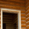 Установка металлических дверей в деревянные дома