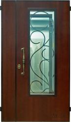 Двухстворчатая входная дверь с панелью из корабельной фанеры со стеклопакетом и решеткой